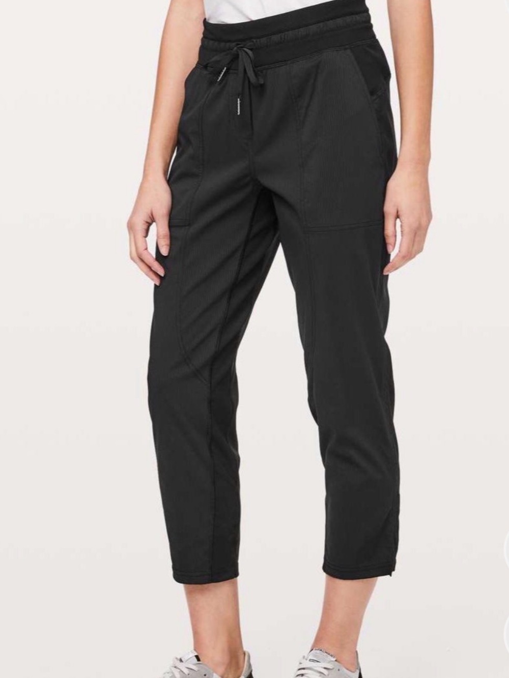 Lululemon cropped studio dance pants